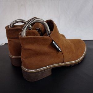 Iu lu going ZHG boot shoes - Size 8 NEW